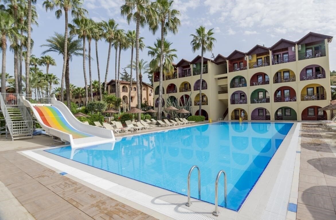 Готель Green Paradise Beach Hotel 4*